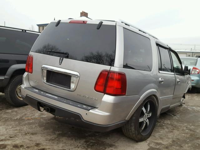 5LMFU28R64LJ05930 - 2004 LINCOLN NAVIGATOR SILVER photo 4