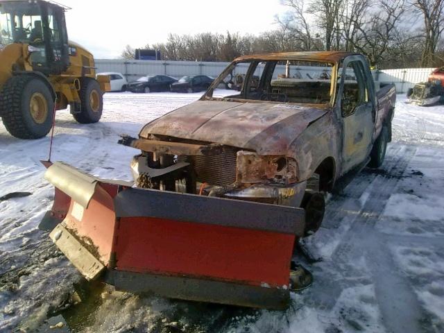 1FTSX31F62EB26751 - 2002 FORD F350 SRW S RED photo 2