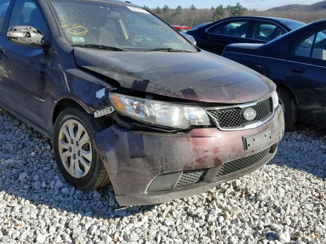 KNAFU4A23A5290757 - 2010 KIA FORTE EX BURGUNDY photo 9