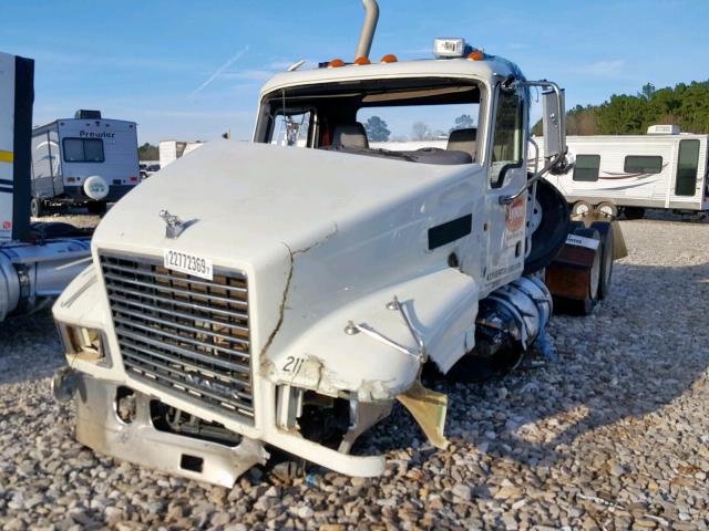 1M1AN09Y9EM016521 - 2014 MACK 600 CHU600 WHITE photo 2