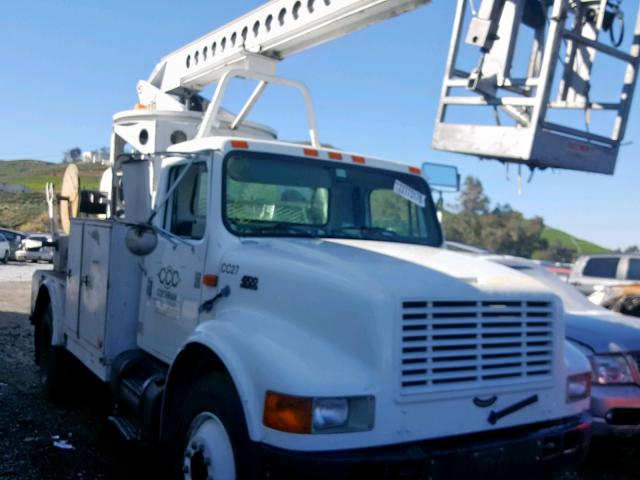 1HTSCAAL2YH223977 - 2000 INTERNATIONAL 4000 4700 白色 照片 1