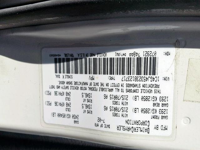 1C4GJ45323B123717 - 2003 CHRYSLER VOYAGER LX WHITE photo 10