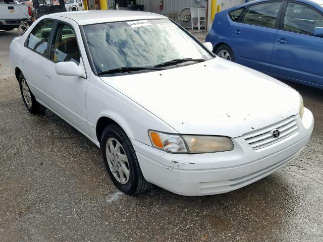 JT2BF28K8X0173230 - 1999 TOYOTA CAMRY LE WHITE photo 1