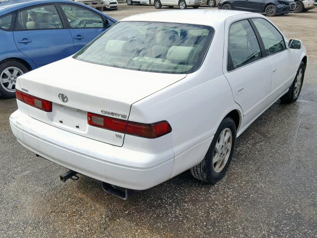 JT2BF28K8X0173230 - 1999 TOYOTA CAMRY LE WHITE photo 4