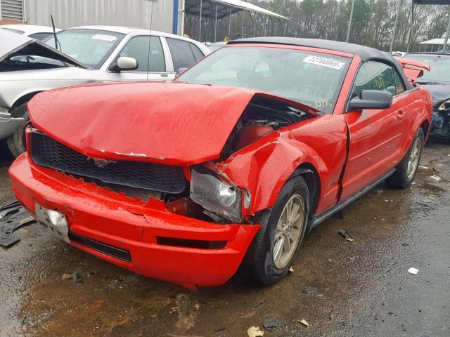 1ZVFT84N065199162 - 2006 FORD MUSTANG RED photo 2