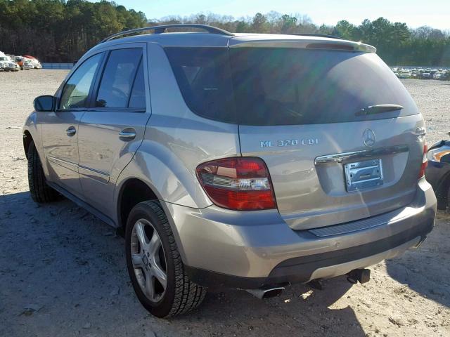 4JGBB22E08A402268 - 2008 MERCEDES-BENZ ML 320 CDI GRAY photo 3