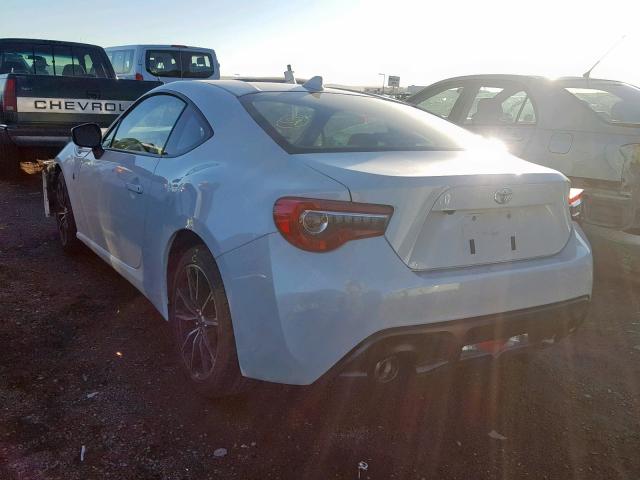 JF1ZNAA17H8701708 - 2017 TOYOTA 86 BASE WHITE photo 3