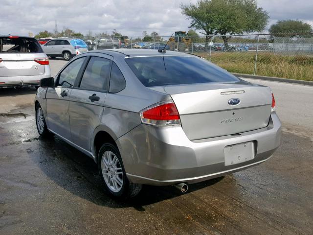 1FAHP34N58W282270 - 2008 FORD FOCUS S/SE SILVER photo 3