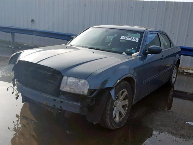 2C3JA53G45H505618 - 2005 CHRYSLER 300 TOURIN BLUE photo 2