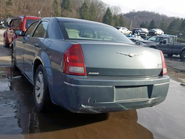 2C3JA53G45H505618 - 2005 CHRYSLER 300 TOURIN BLUE photo 4