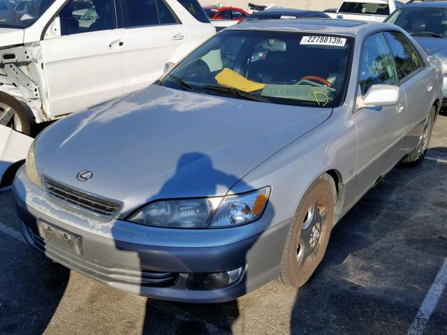 JT8BF28G3Y0281483 - 2000 LEXUS ES 300 GRAY photo 2