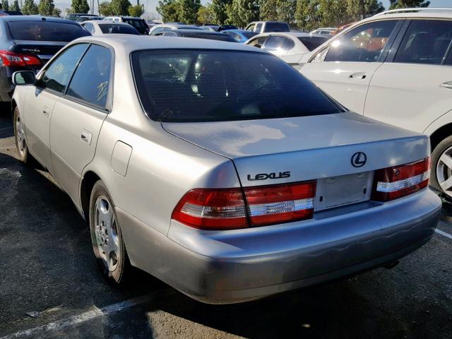 JT8BF28G3Y0281483 - 2000 LEXUS ES 300 GRAY photo 3