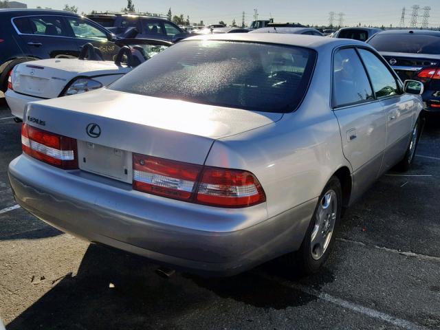 JT8BF28G3Y0281483 - 2000 LEXUS ES 300 GRAY photo 4