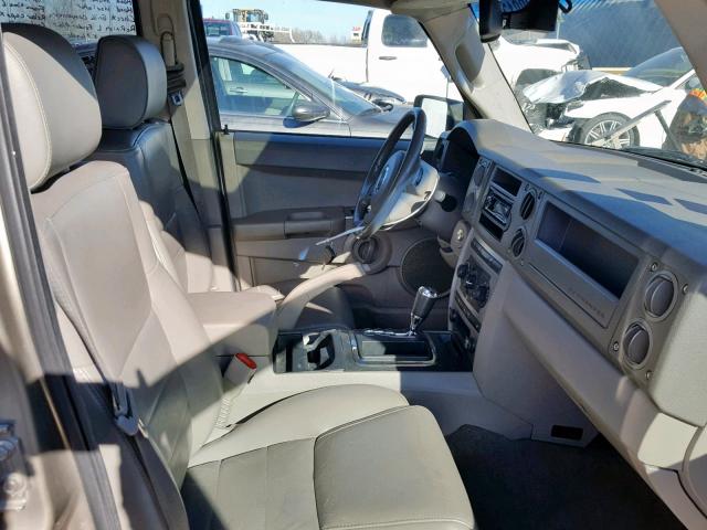 1J8HG48KX6C302939 - 2006 JEEP COMMANDER GRAY photo 5