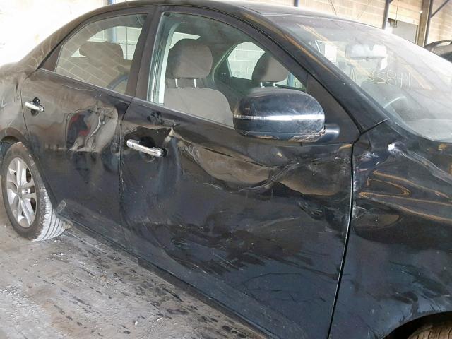 KNAFU4A27B5333563 - 2011 KIA FORTE EX BLACK photo 9