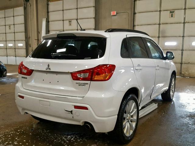 JA4AR4AU8BZ016748 - 2011 MITSUBISHI OUTLANDER WHITE photo 4