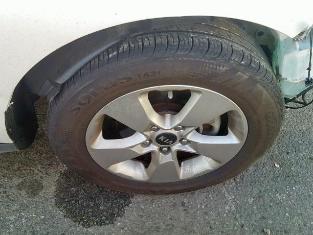 KNDJN2A29H7467566 - 2017 KIA SOUL თეთრი ფოტო 9