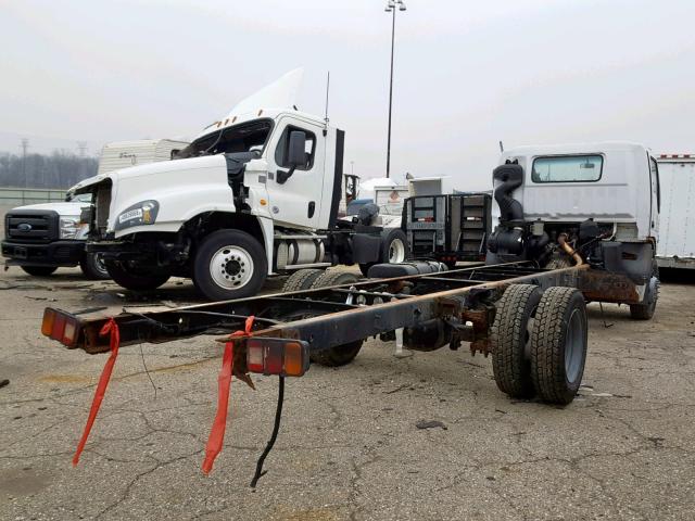 3FRML55Z26V244524 - 2006 FORD LOW CAB FO WHITE photo 4