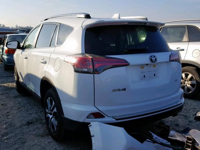JTMZFREV1HJ139980 - 2017 TOYOTA RAV4 LE Ақ фото 3