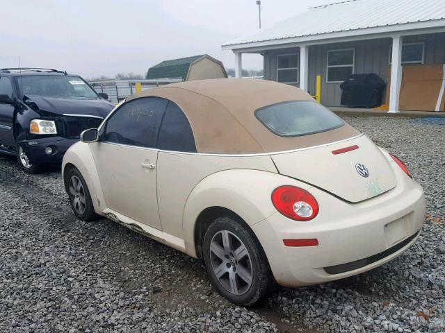 3VWRF31Y06M306968 - 2006 VOLKSWAGEN NEW BEETLE Creme Foto 3