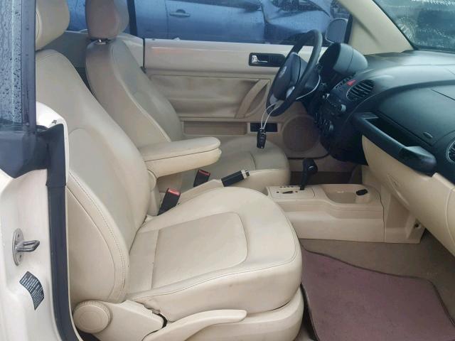 3VWRF31Y06M306968 - 2006 VOLKSWAGEN NEW BEETLE Creme Foto 5