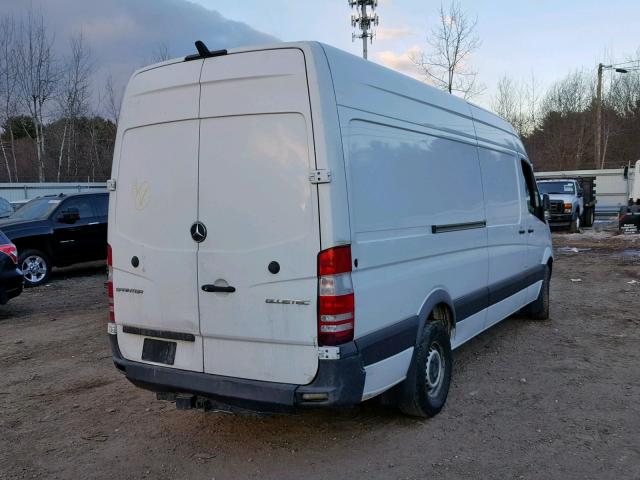 WD3PE8DC5FP148383 - 2015 MERCEDES-BENZ SPRINTER 2 WHITE photo 4