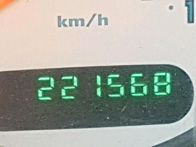 2B4GP44312R727367 - 2002 DODGE GRAND CARA BLUE photo 8