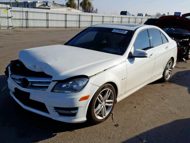 WDDGF4HBXCR195668 - 2012 MERCEDES-BENZ C 250 WHITE photo 2