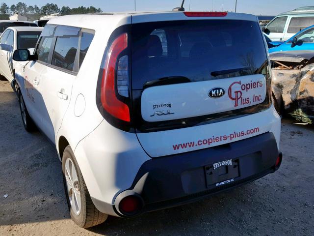 KNDJN2A2XG7354269 - 2016 KIA SOUL WHITE photo 3