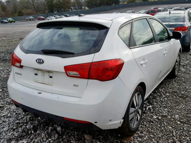 KNAFU5A23D5743995 - 2013 KIA FORTE EX WHITE photo 4