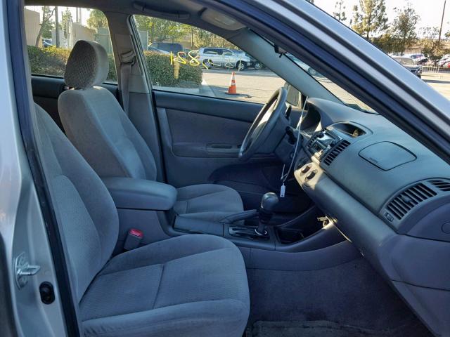 4T1BE32K14U318987 - 2004 TOYOTA CAMRY LE SILVER photo 5