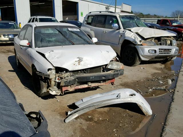 KNAFB121325139056 - 2002 KIA SPECTRA BA WHITE photo 1