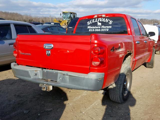 1D7HW28K05S271709 - 2005 DODGE DAKOTA QUA RED photo 4