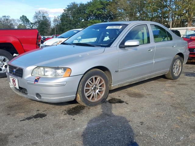 YV1RS612052483984 - 2005 VOLVO S60 SILVER photo 2