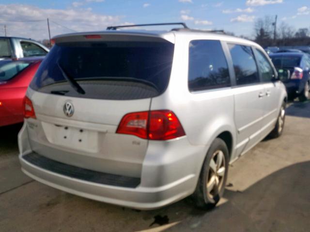 2V4RW3DGXBR717129 - 2011 VOLKSWAGEN ROUTAN SE SILVER photo 4