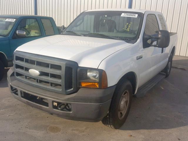 1FTNX205X7EA70031 - 2007 FORD F250 SUPER WHITE photo 2