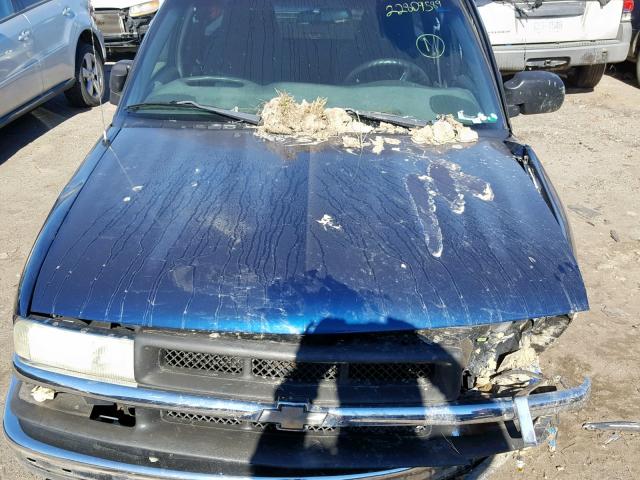 1GCCS19W728183597 - 2002 CHEVROLET S TRUCK S1 BLUE photo 7