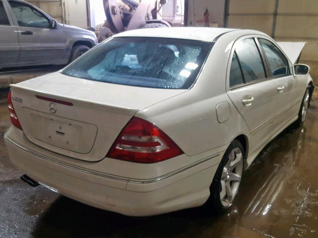 WDBRF52H17A932569 - 2007 MERCEDES-BENZ C 230 WHITE photo 4