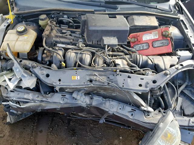 1FAHP34N15W312425 - 2005 FORD FOCUS ZX4 GRAY photo 7