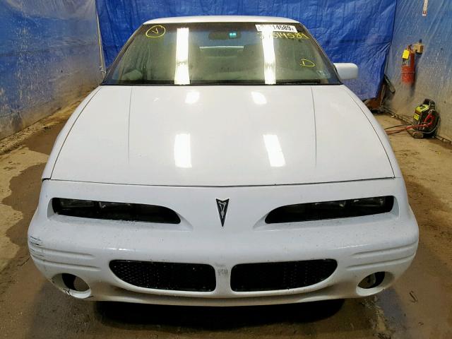1G2WJ12M3TF208652 - 1996 PONTIAC GRAND PRIX WHITE photo 9