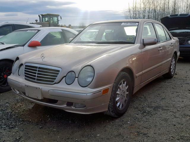 WDBJF65JX1B348934 - 2001 MERCEDES-BENZ E 320 BEIGE photo 2