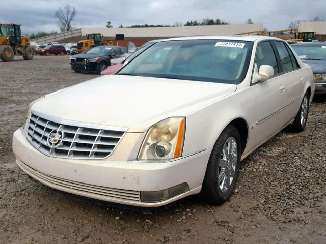 1G6KD57Y16U229278 - 2006 CADILLAC DTS WHITE photo 2