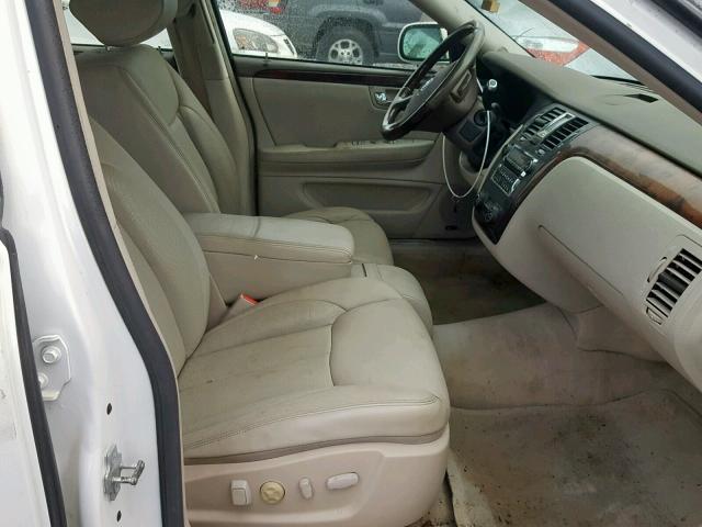 1G6KD57Y16U229278 - 2006 CADILLAC DTS WHITE photo 5