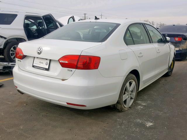 3VW3L7AJ0EM442492 - 2014 VOLKSWAGEN JETTA TDI TWO TONE photo 4