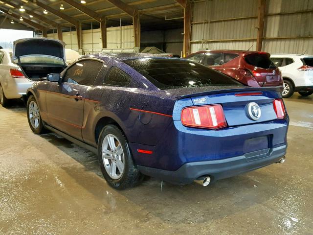 1ZVBP8AM0C5262898 - 2012 FORD MUSTANG 蓝色 照片 3