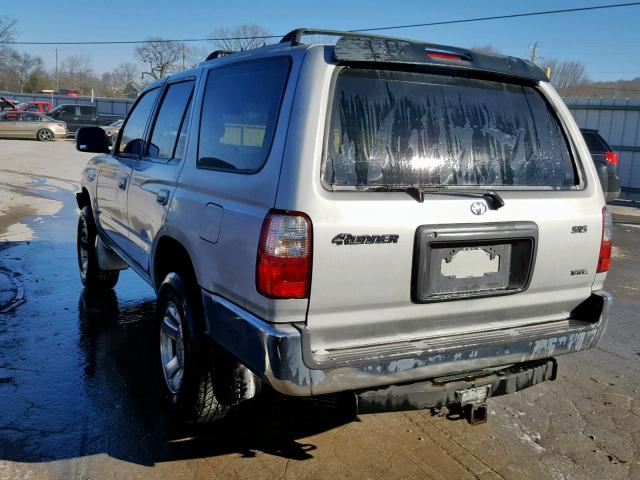 JT3GN86R110216157 - 2001 TOYOTA 4RUNNER SR SILVER photo 3