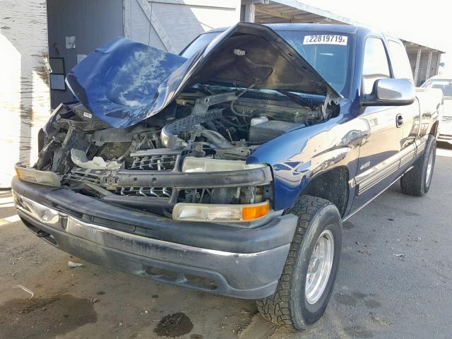 1GCEK19T1YE393718 - 2000 CHEVROLET SILVERADO BLUE photo 2