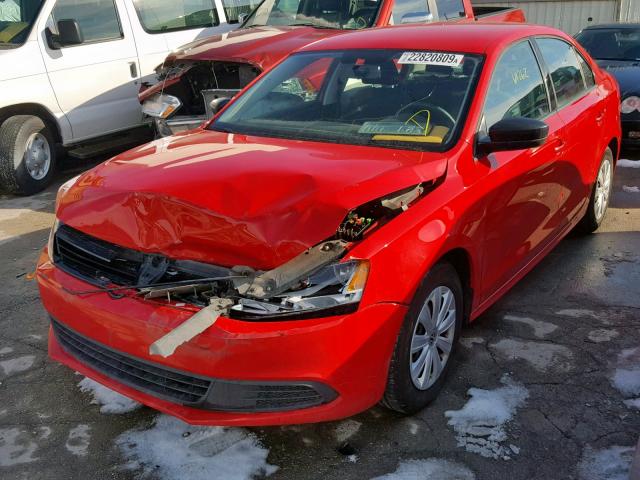 3VW2K7AJ7EM235435 - 2014 VOLKSWAGEN JETTA BASE RED photo 2