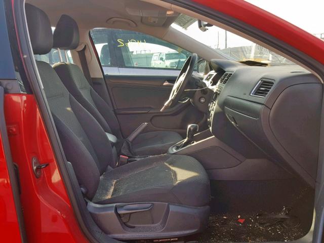 3VW2K7AJ7EM235435 - 2014 VOLKSWAGEN JETTA BASE RED photo 5