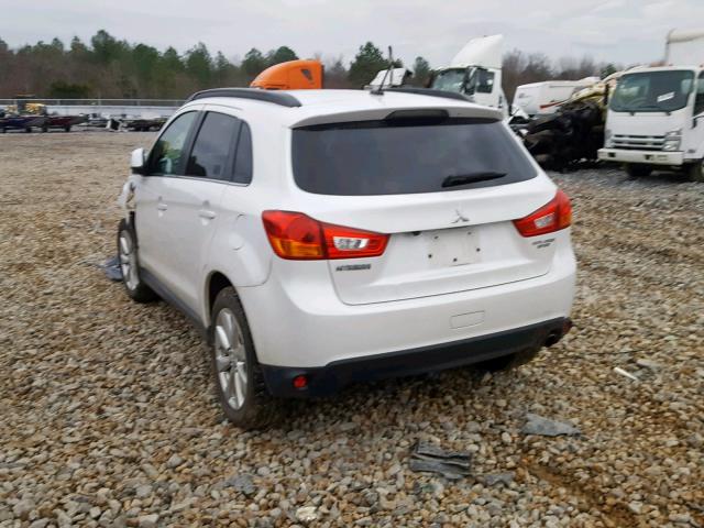 4A4AR4AU4FE047765 - 2015 MITSUBISHI OUTLANDER WHITE photo 3